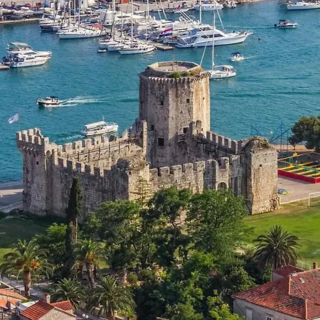 A1 - Seafront With Balcony 1 Min To