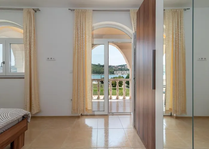 A1 - Seafront With Balcony 1 Min To Apartament