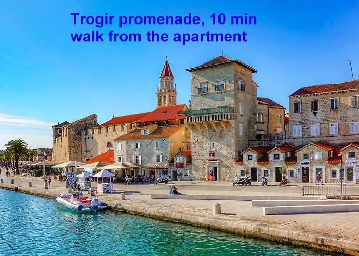 A1 - Seafront With Balcony 1 Min To Apartament Trogir