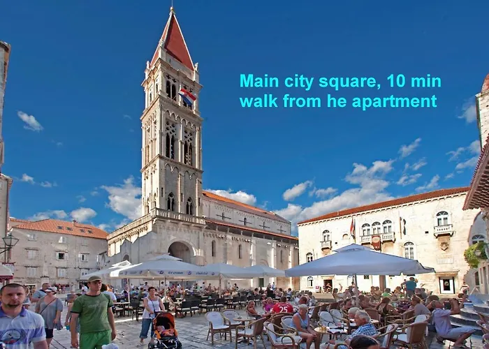 Apartament A1 - Seafront With Balcony 1 Min To Trogir