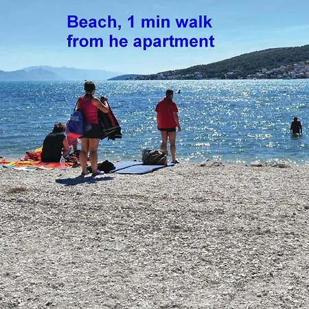 Apartman A1 - Seafront With Balcony 1 Min To