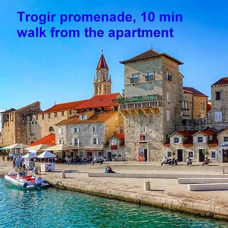 A1 - Seafront With Balcony 1 Min To Apartman Trogir
