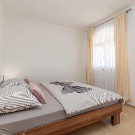 A1 - Seafront With Balcony 1 Min To Apartament *